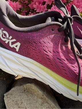 Hoka Women's Berry Pink Athletic Trainer Clifton 8